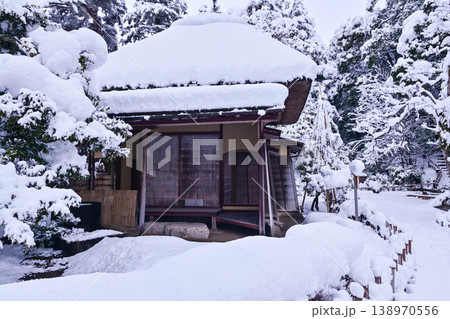 雪景色が美しい兼六園 雪景色が美しい兼六園 138970556