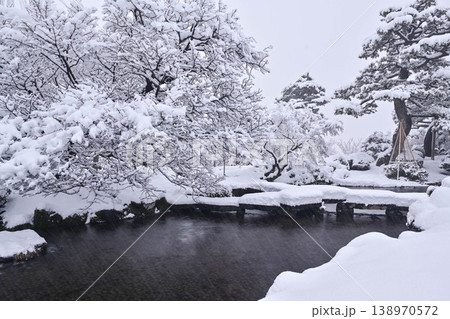 雪景色が美しい兼六園 雪景色が美しい兼六園 138970572