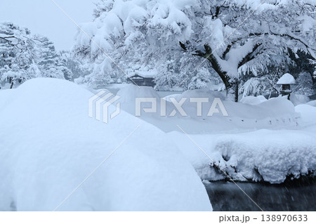 雪景色が美しい兼六園 雪景色が美しい兼六園 138970633