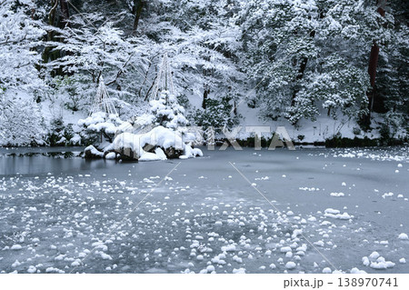 雪景色が美しい兼六園 雪景色が美しい兼六園 138970741