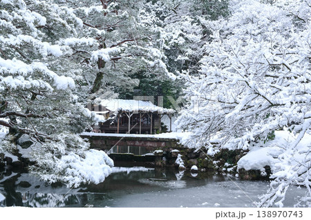 雪景色が美しい兼六園 雪景色が美しい兼六園 138970743