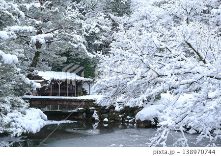 雪景色が美しい兼六園 雪景色が美しい兼六園 138970744