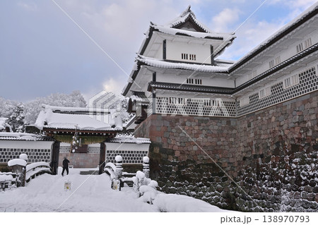 雪景色が美しい金沢城公園 雪景色が美しい金沢城公園 138970793