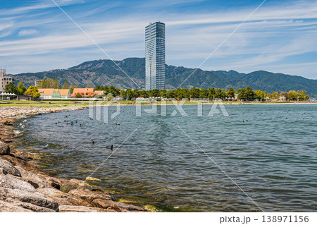 琵琶湖風景　滋賀県大津市 138971156