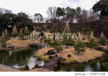 金沢城玉泉院丸庭園の冬景色 138971168