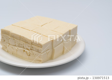 白皿にお豆腐 白皿にお豆腐 138971513