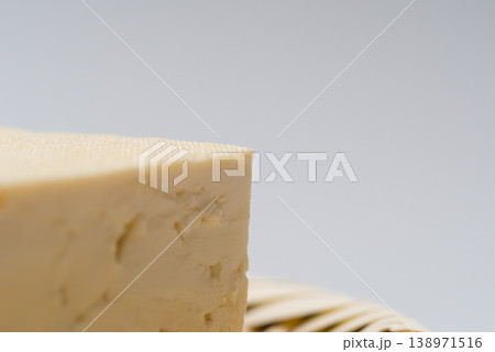 竹皿にお豆腐 138971516