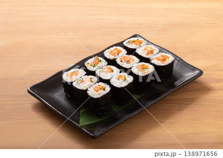 サーモン巻き サーモン巻き 138971656