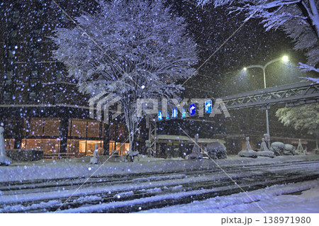 雪降る金沢中心街 雪降る金沢中心街 138971980