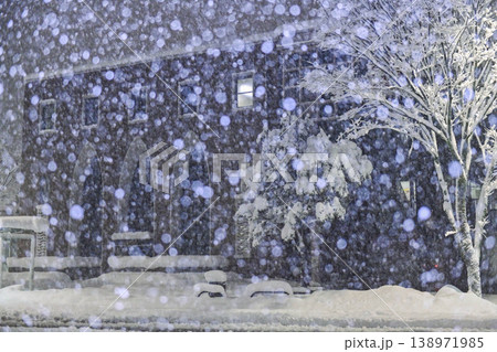 雪降る金沢中心街 雪降る金沢中心街 138971985
