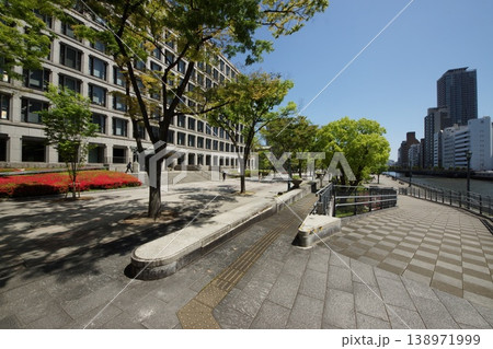 大阪市役所　中の島公園 138971999