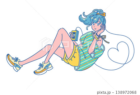 ポータブルカセットテープレコーダーで音楽を聴く若い女性 138972068