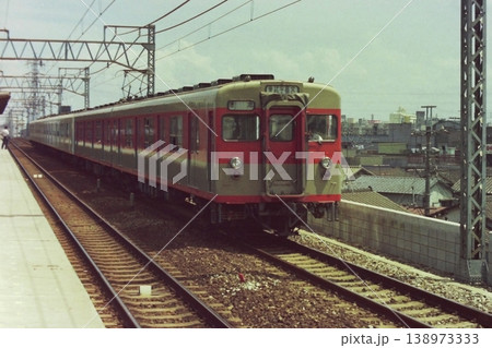 東武鉄道、8000系8129ほか、2色塗装とクリーム1色の混色、梅島、1974年7月25日 東武鉄道、8000系8129ほか、2色塗装とクリーム1色の混色、梅島、1974年7月25日 138973333