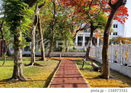 exercise path along spring park at sunrise, Nonthaburi exercise path along spring park at sunrise, Nonthaburi 138973581