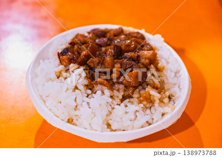 台湾のソウルフード 魯肉飯(ルーローハン) 台湾のソウルフード 魯肉飯(ルーローハン) 138973788