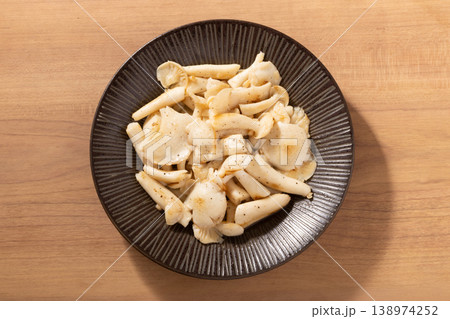 白しめじ バター炒め 白しめじ バター炒め 138974252