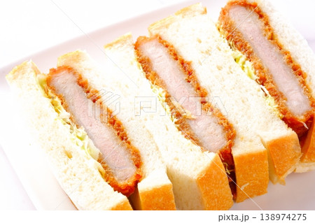 カツサンド - 柔らかくてジューシー、カツの旨味がたっぷり詰まったカツサンド カツサンド - 柔らかくてジューシー、カツの旨味がたっぷり詰まったカツサンド 138974275