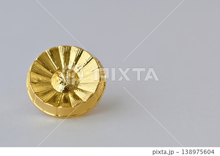 光り輝く新人弁護士バッチ（徽章）イメージ 138975604