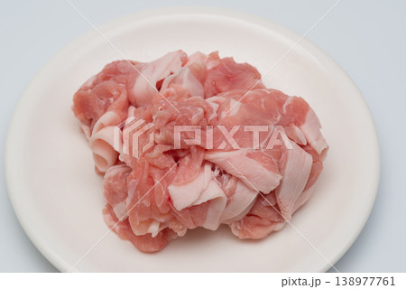 うす切りの豚肉 うす切りの豚肉 138977761