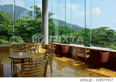 神奈川県　箱根ビジターセンターのラウンジ 138977917