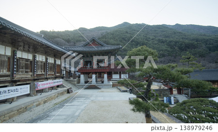 Hwaeomsa Temple  138979246