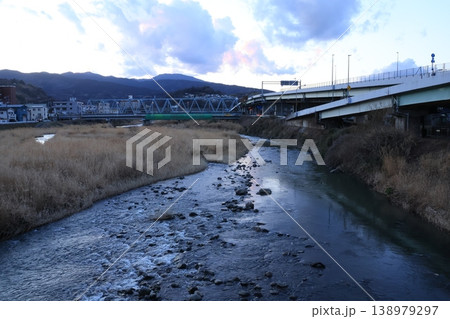 小田原の早川橋付近の日没時の風景 小田原の早川橋付近の日没時の風景 138979297