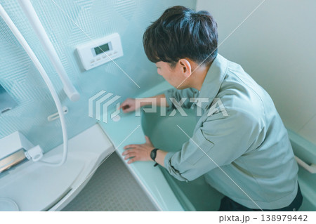 浴槽のワンプッシュ排水栓を修理する業者 浴槽のワンプッシュ排水栓を修理する業者 138979442