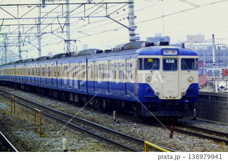 総武線快速、横須賀線直通前は快速表示でした、クハ111-1132他、本八幡、1980年1月2日 総武線快速、横須賀線直通前は快速表示でした、クハ111-1132他、本八幡、1980年1月2日 138979941