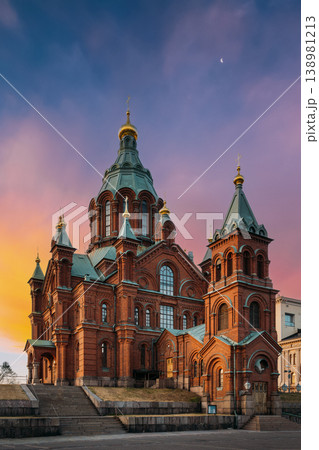 Uspenski Cathedral in Helsinki at sunset 138981213