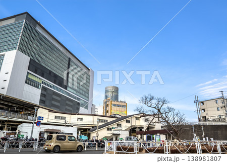 横浜の都市風景　新横浜駅　篠原口側 138981807
