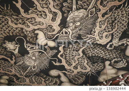 建仁寺 法堂の天井画「双龍図」 建仁寺 法堂の天井画「双龍図」 138982444