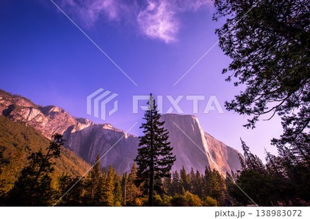 Yosemite valley, Yosemite national park, california Yosemite valley, Yosemite national park, california 138983072
