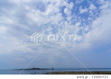 青森県大間崎 弁天島と灯台 本州最北端の海岸風景 青森県大間崎 弁天島と灯台 本州最北端の海岸風景 138983722