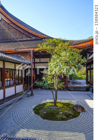 建仁寺「○△□乃庭」（まるさんかくしかくのにわ） 138984323
