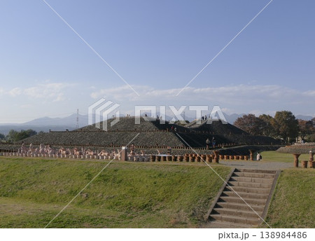 保渡田古墳群・八幡塚古墳と埴輪の風景 保渡田古墳群・八幡塚古墳と埴輪の風景 138984486