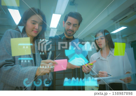 Business people and colleagues are working in the office. Business people and colleagues are working in the office. 138987898