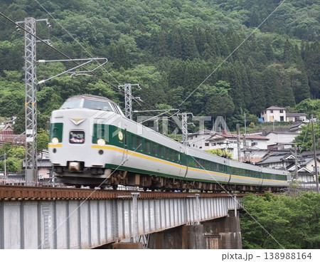 381系やくも号みどりやくも色 381系やくも号みどりやくも色 138988164