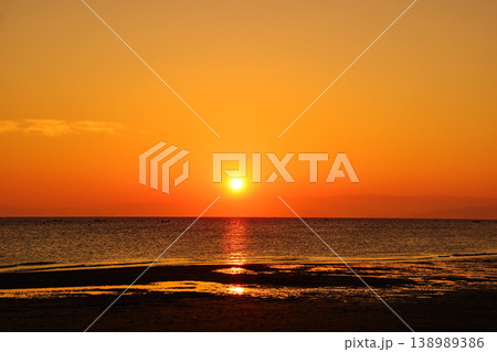 有明海の日の出の光景 有明海の日の出の光景 138989386