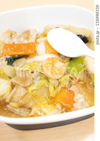 おいしいコンビニ弁当の中華丼 138990330