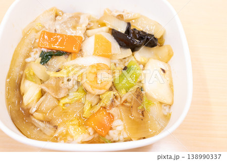 おいしいコンビニ弁当の中華丼 138990337