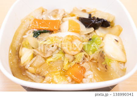 おいしいコンビニ弁当の中華丼 おいしいコンビニ弁当の中華丼 138990341