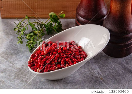 Dry pink pepper corn spice Dry pink pepper corn spice 138993460