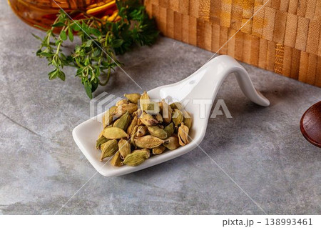 Green dry cardamom heap spices aroma Green dry cardamom heap spices aroma 138993461
