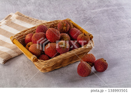 Sweet juicy tropical lychee fruit Sweet juicy tropical lychee fruit 138993501