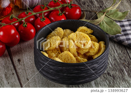 Fried crispy crouton bread slices 138993627