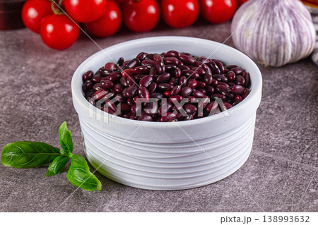Raw dry red beans heap 138993632