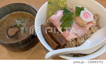 濃厚スープの魚介豚骨特製つけ麺 138993752