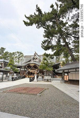 坂井神社の本殿と境内の風景（新潟県新潟市西区） 138995746