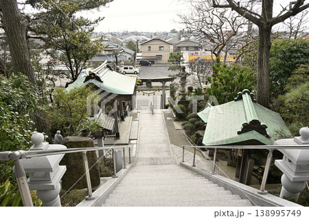 坂井神社の本殿と境内の風景（新潟県新潟市西区） 138995749