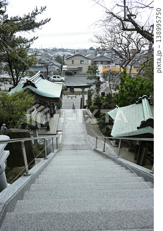 坂井神社の本殿と境内の風景（新潟県新潟市西区） 138995750